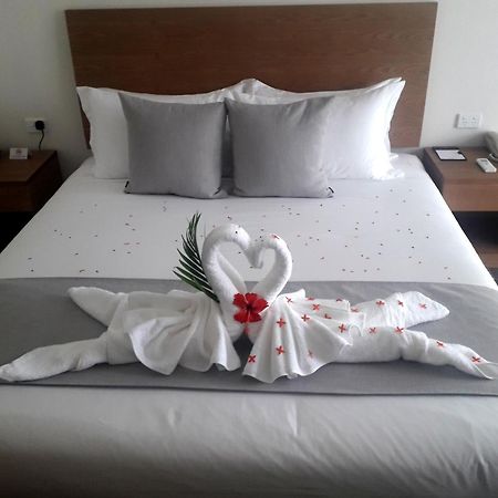 Nalagi Hotel Nadi Extérieur photo